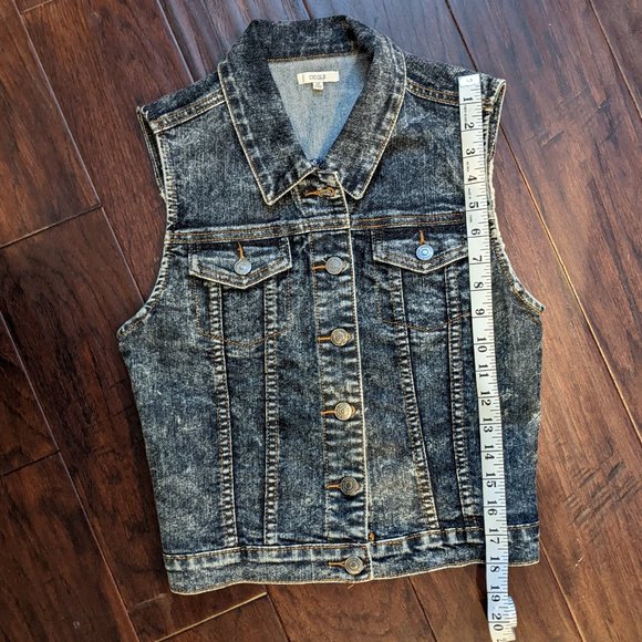 Denim Vest with Crochet Back - Picture 4 of 9
